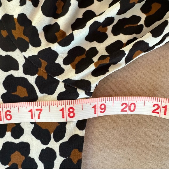 MICHAEL KORS. Leopard-Print Shift Dress.  Ultra-elegant Silhouette. Size… - Picture 8 of 8